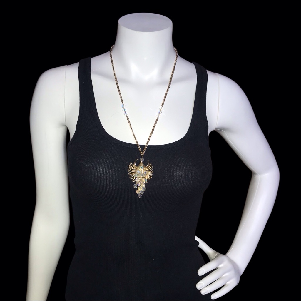 Vintage Gold Tone Color And Crystal Statement Necklace